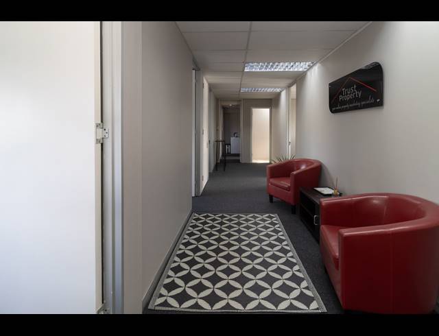 133M² BUSINESS TO LET IN PARKLANDS